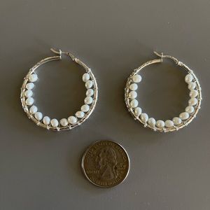 Sterling silver and pearl hoops! Hand wrapped with sterling silver wire. $4️⃣2️⃣